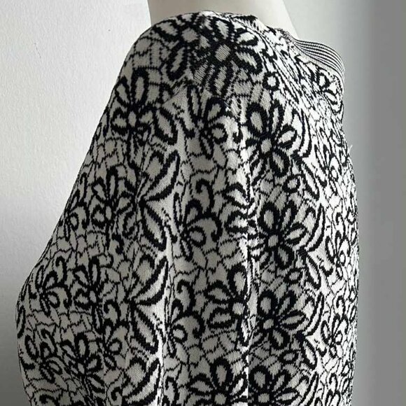 Vintage Jones New York Black & Off-White Floral Jacquard Knit Cardigan – US S - Picture 5 of 12